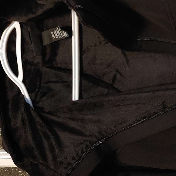 Kirkland Black Jacket - Picture 2 of 4